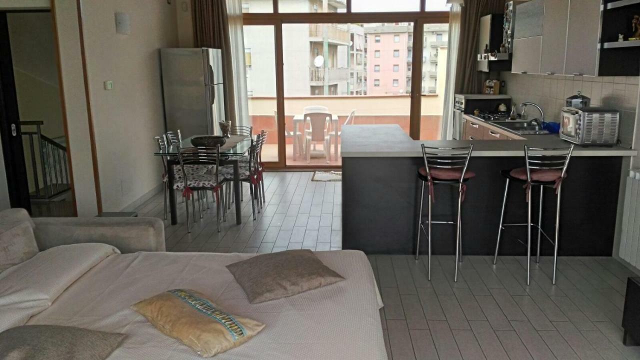A Due Passi Da Tutto Apartman Catania Kültér fotó