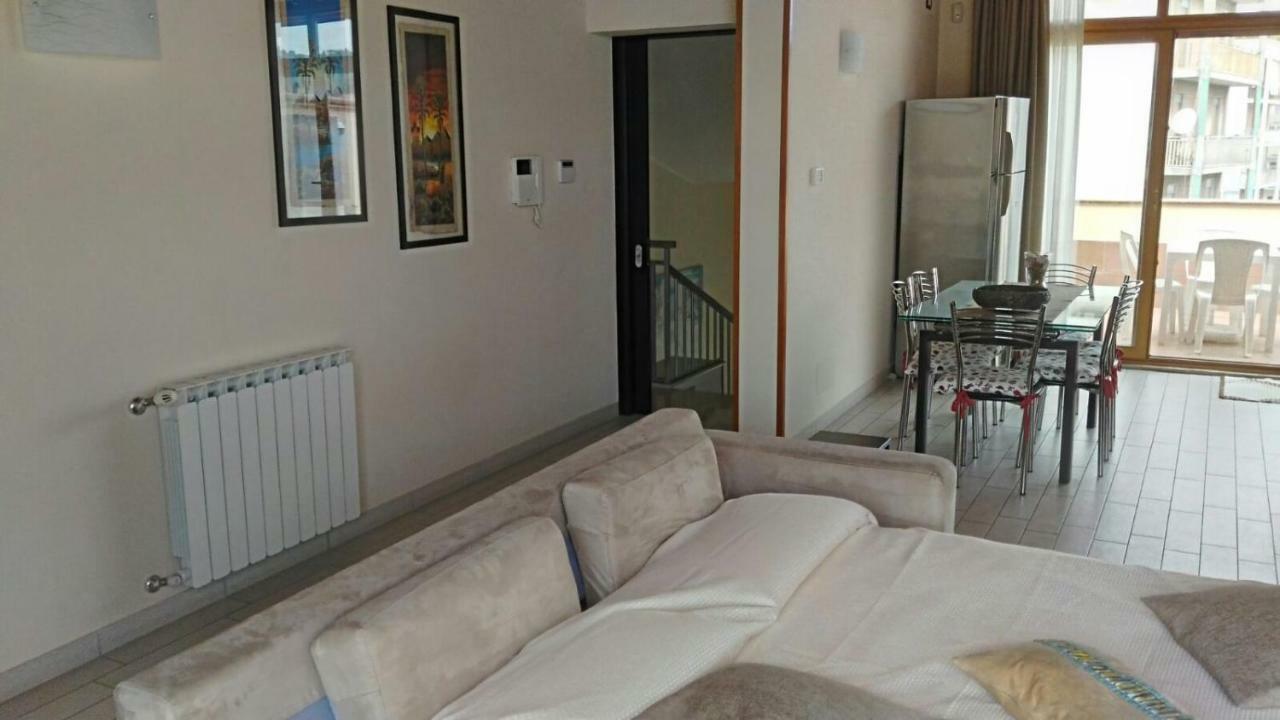 A Due Passi Da Tutto Apartman Catania Kültér fotó